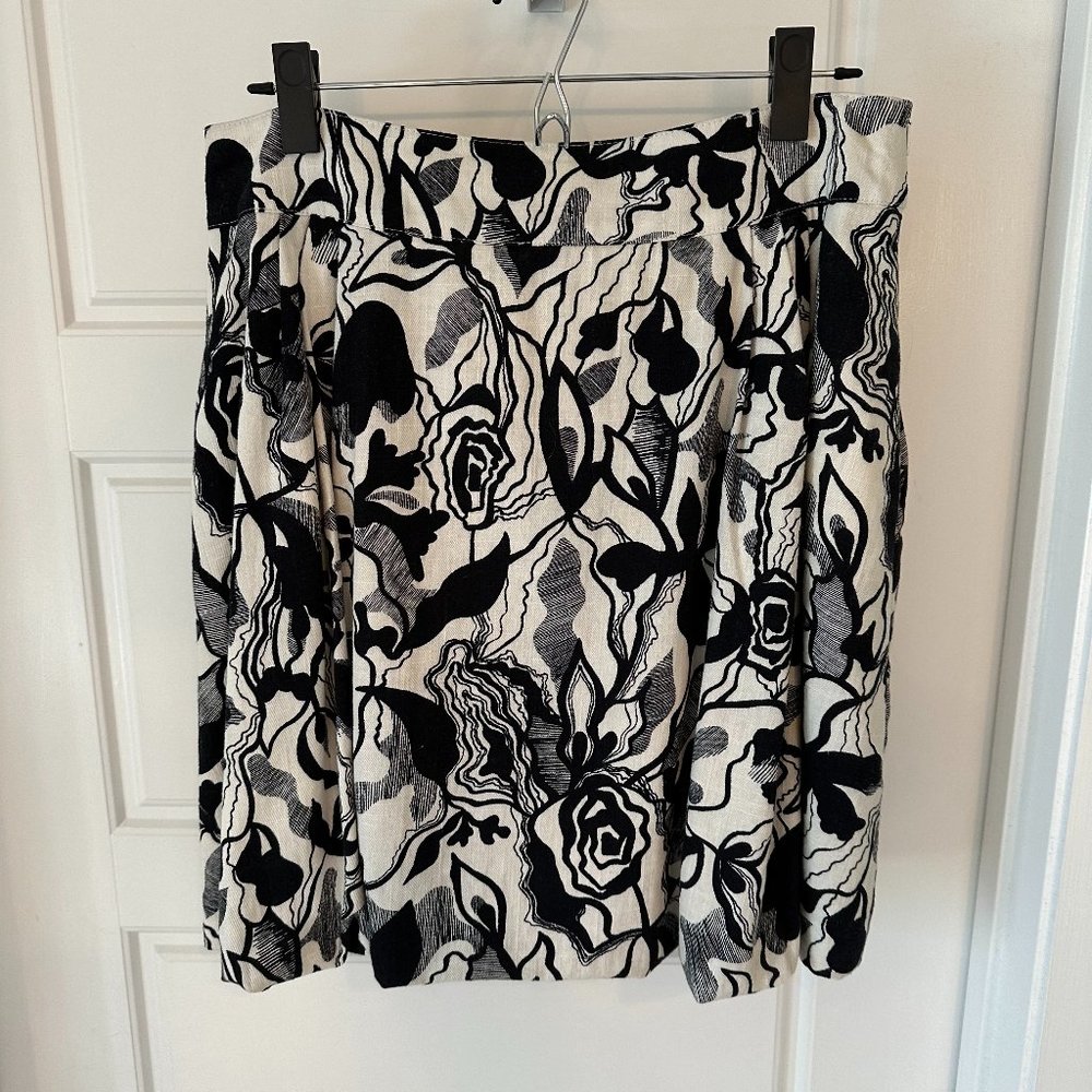 MNG cotton/linen pleated black and white skirt size 8